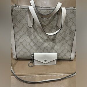 Nine West cream colors crossbody bag with card holder